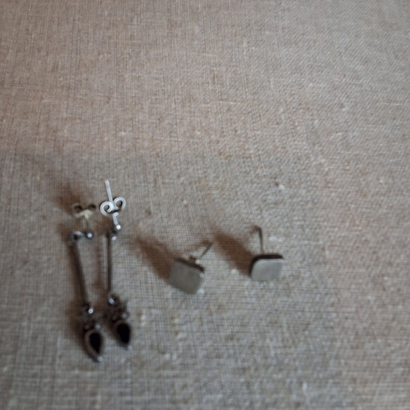 Vintage sterling Silver Dangle Earrings With Bonus Pair - Picture 3 of 7